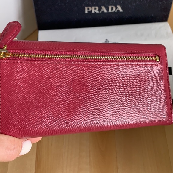 Prada Saffiano Wallet - Picture 4 of 10
